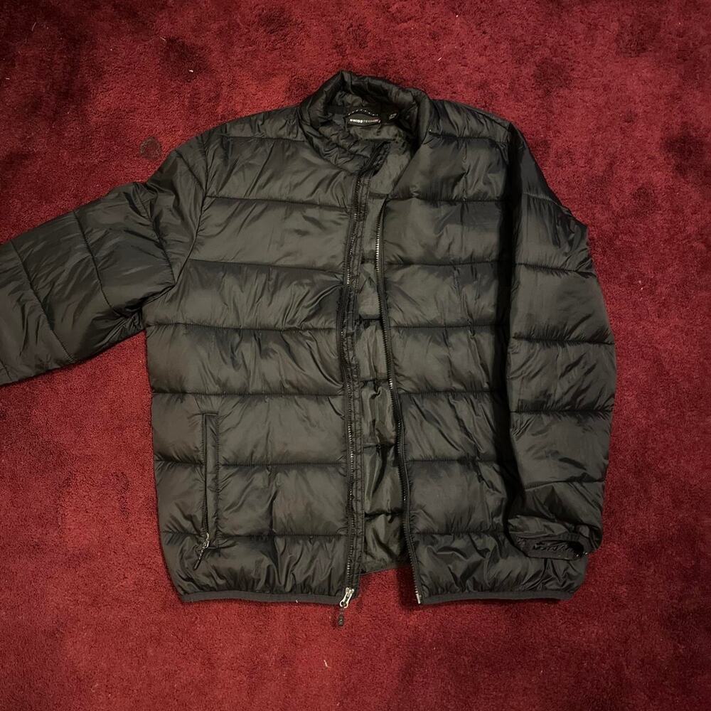 Black Swiss Tech puffer jacket with horizontal